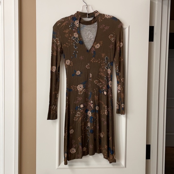 Floral Print Dress - Picture 6 of 10